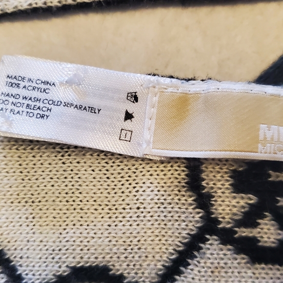 Michael Kors  Acrylic knit scarf 10" × 62" - Picture 5 of 5